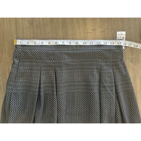 NWT Dressbarn Pleated Gray Geomteric Print Full A Line Skirt Women’s Size Medium - Picture 4 of 8